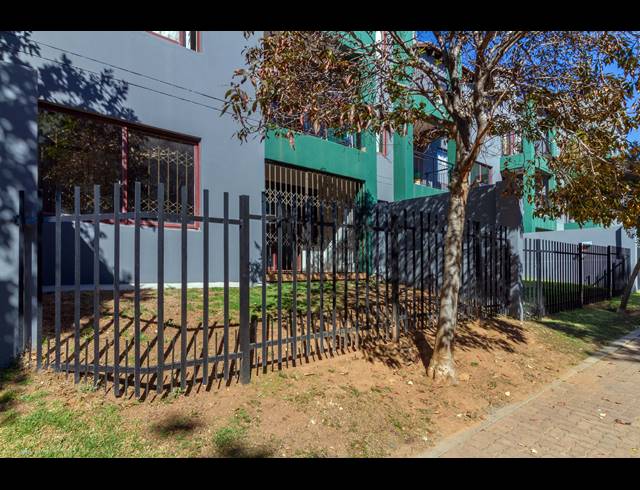 2 BEDROOM APARTMENT FOR SALE IN HONEYDEW GROVE